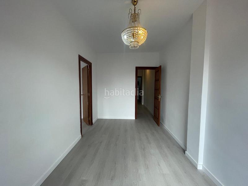 Foto 1edd5529-cef5-411c-9f22-473dc5daf5b3. Piso atico con terraza privada de 13 m en Sant Josep Hospitalet de Llobregat (L´)