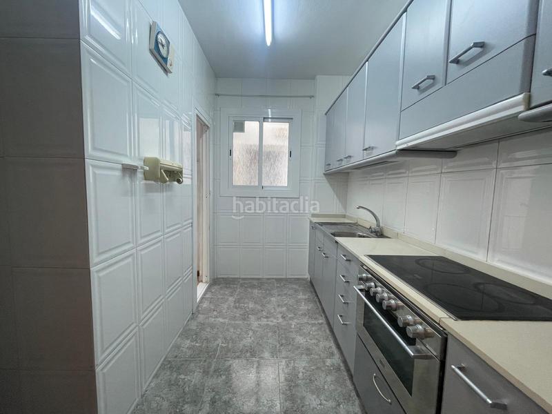 Foto 3bee1c0a-88c4-496a-b373-f7b4c7eeb05c. Piso atico con terraza privada de 13 m en Sant Josep Hospitalet de Llobregat (L´)