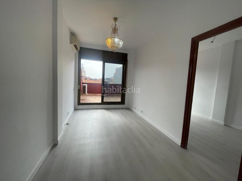 Foto cd16bac8-2ab7-44cc-bf88-76bed40f3cfe. Piso atico con terraza privada de 13 m en Sant Josep Hospitalet de Llobregat (L´)