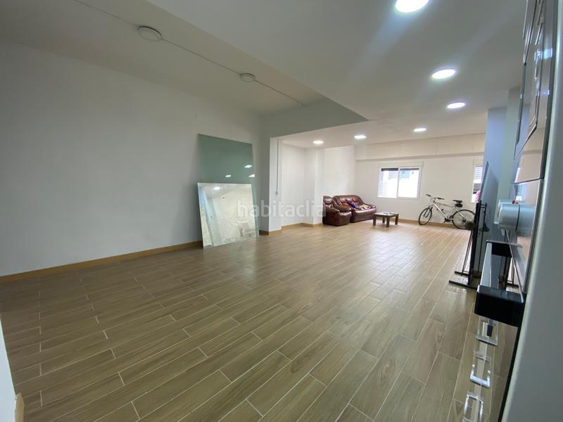 Foto 58d38bdc-028a-4d01-8d14-ce2b4bda98c0. Local commercial dans El Camp de l´Arpa del Clot Barcelona