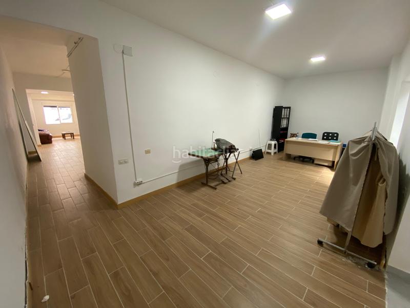 Foto 5e477100-b816-439f-9482-f1f736769ff1. Local commercial dans El Camp de l´Arpa del Clot Barcelona