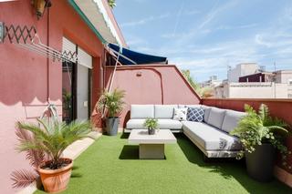 Pis  Carrer de les esquadres. Finca con ite favorable  terraza privada de 13 m