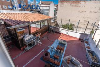 Pis  Calle de manuel arranz. Terraza y plaza de parnkig  3 habitaciones 2 baños completos