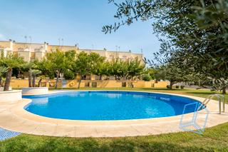 Casa adossada  Carrer olot. Chalet adosado a pocos minutos de la playa