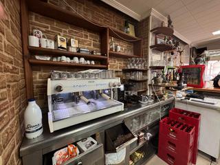 Locale commerciale in Carrer de Viriat