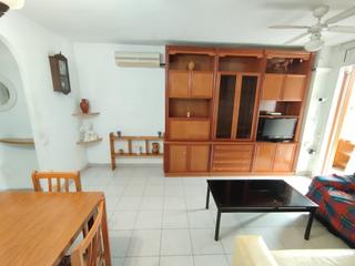 Pis a La Gavarra. Piso exterior con patio y balcon