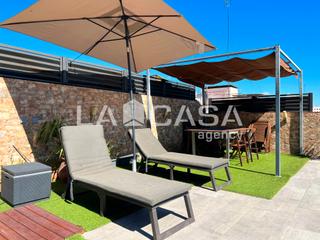 Appartement  Carrer de richard strauss. Finca de obra joven con ascensor  terraza privada y balcon