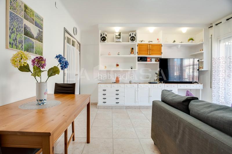 Foto 21dbdbe4-935c-4708-9af0-7d0ccec33262. Dachwohnung in Artigues Badalona