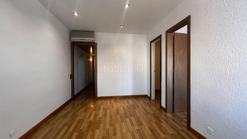 Foto 53bc2260-4357-4c50-8536-c1f2ed0e1f8d. Etagenwohnung in El Camp de l´Arpa del Clot Barcelona