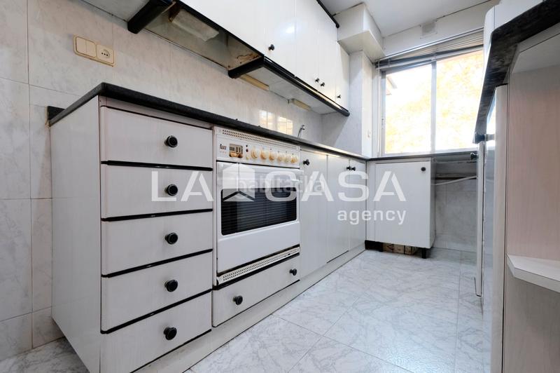 Foto a473ca84-ec6b-4079-90e6-9238dcd0385c. Pis amb calefacció a Turó de la Peira Barcelona