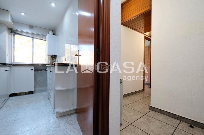 Foto 33424127-7053-4b0c-9449-a583245c5a1e. Piso en Turó de la Peira Barcelona