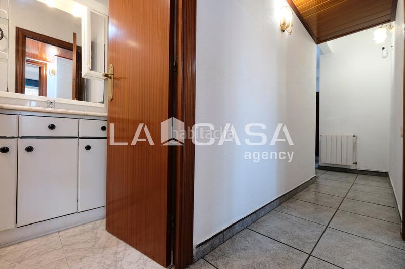 Foto 61f479ba-ea0f-4716-94a4-4fd01e635f0b. Piso en Turó de la Peira Barcelona