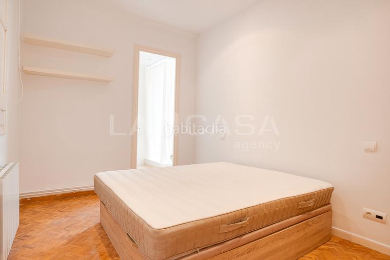 Foto 0e86b153-6282-46ad-9972-7af486d5fb22. Pis amb calefacció a Sagrada Família Barcelona