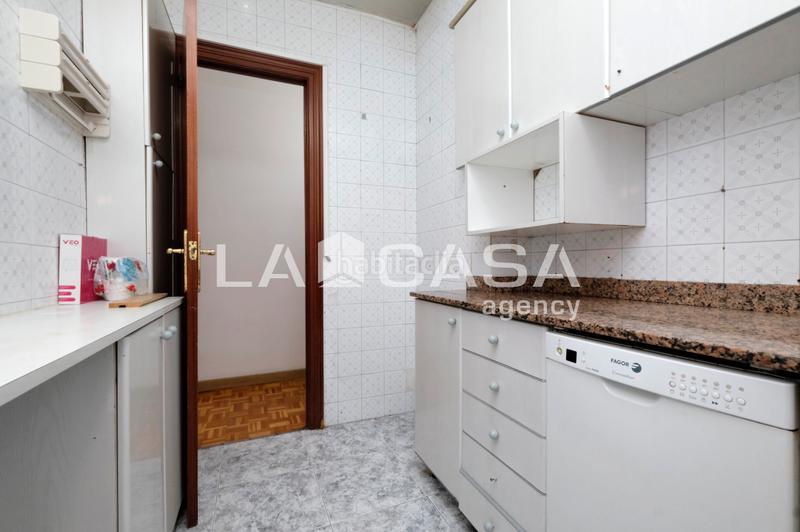 Foto 854bfacd-2a67-4dea-bce4-c70270a05961. Appartamento in Turó de la Peira Barcelona