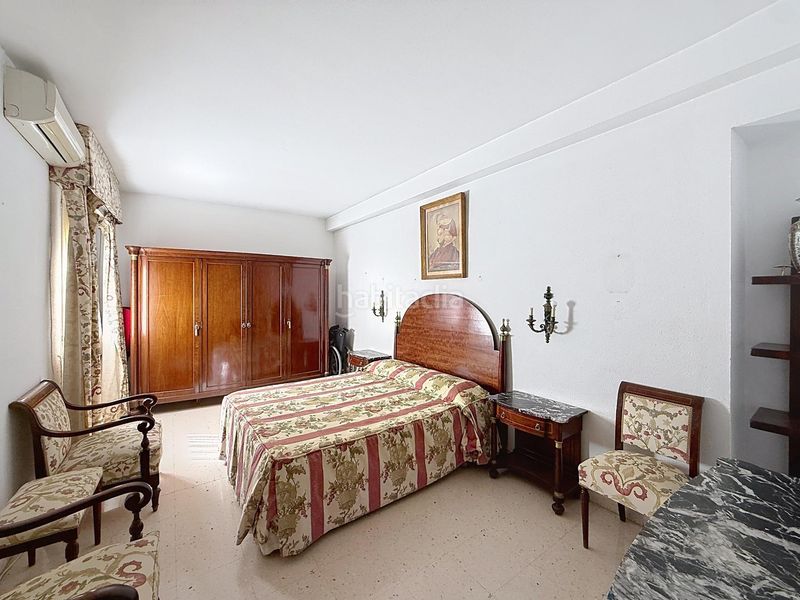 Foto b9d09017-203d-4c0c-bb13-6d0f2e523c89. Pis amb aparcament a San Bartolomé Sevilla