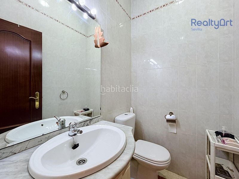 Foto 284a86d2-1e35-4834-9728-911ee3db68a0. Casa adossada a Bellavista Sevilla