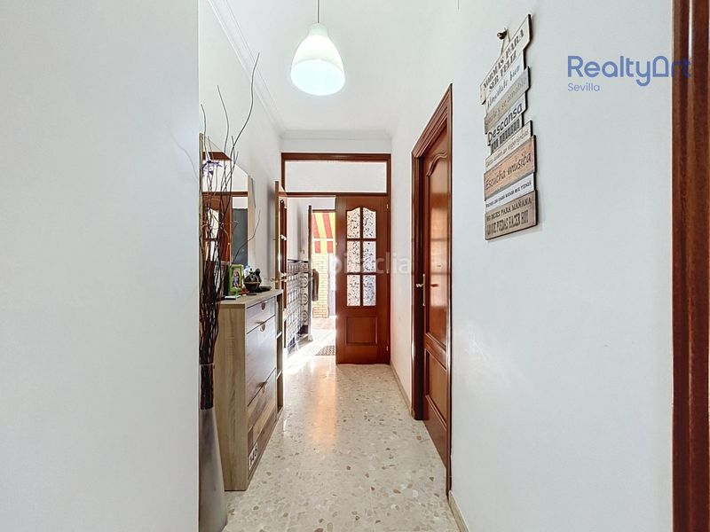 Foto 40f3581b-a94b-437c-b94a-8d4556cd4454. Casa adossada a Bellavista Sevilla
