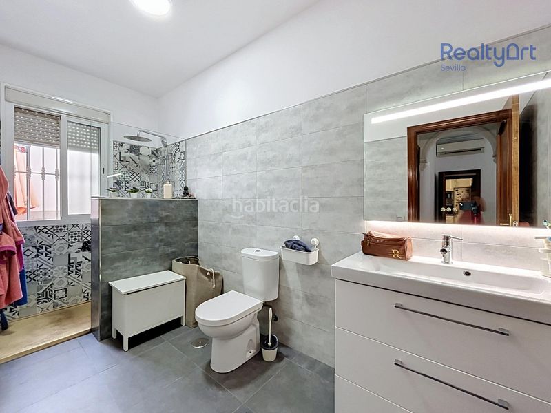 Foto 9db60910-a522-4fbc-96a0-caf8fb0e2d53. Casa adossada a Bellavista Sevilla
