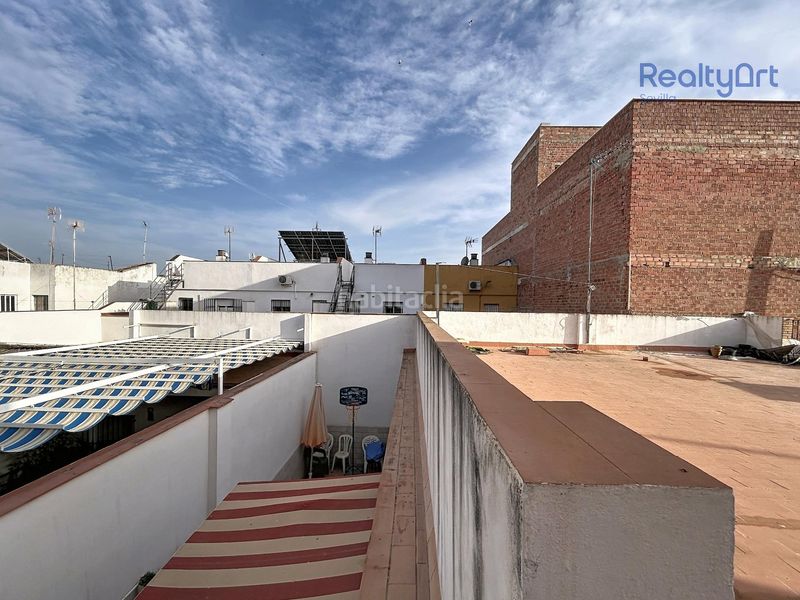 Foto ad1504aa-b9ee-44d3-bd81-d1cc63043d9d. Casa adossada a Bellavista Sevilla
