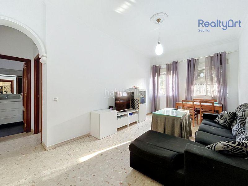 Foto bc7cf250-8768-4242-9b3d-12cfe6bde8e5. Casa adossada a Bellavista Sevilla