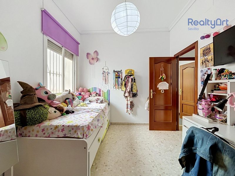 Foto c40cd3cc-facf-468c-a775-f5ddbdb32139. Casa adossada a Bellavista Sevilla