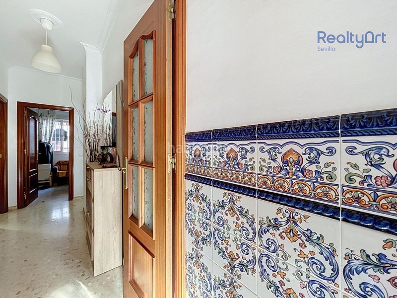 Foto ffbe8a1a-19b8-4704-bd72-1d48c9e3c2fc. Casa adossada a Bellavista Sevilla