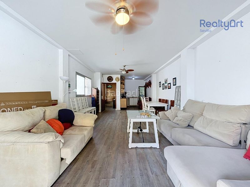 Foto 4cf08a6f-d7ff-42db-83d7-151511f3924f. Casa amb aparcament a Bellavista Sevilla