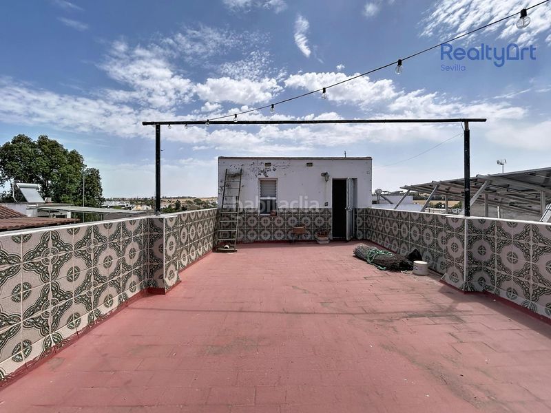 Foto 4d0a4a2d-9ef9-476f-8f00-dc0f8b420798. Casa amb aparcament a Bellavista Sevilla