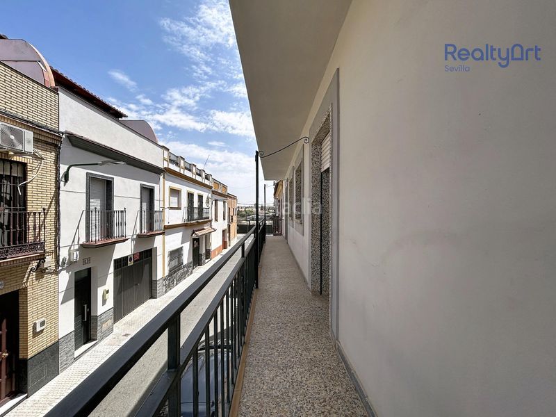 Foto 9f205368-0391-40d1-a21d-00dcb6a2348f. Casa amb aparcament a Bellavista Sevilla