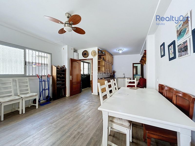 Foto a1878dfe-329c-401f-856d-2a440c56ba1c. Casa amb aparcament a Bellavista Sevilla