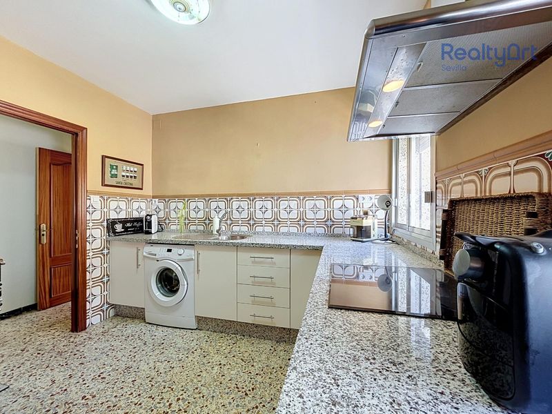 Foto a25853cc-be16-40bb-8b50-e6fcd4f47682. Casa amb aparcament a Bellavista Sevilla