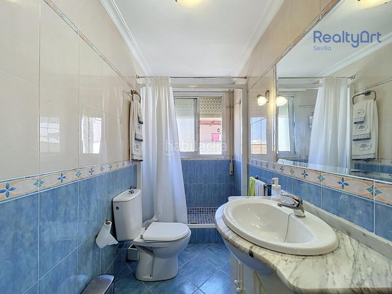 Foto bfa7996c-c99d-4895-a62e-832067c6f8b1. Casa amb aparcament a Bellavista Sevilla