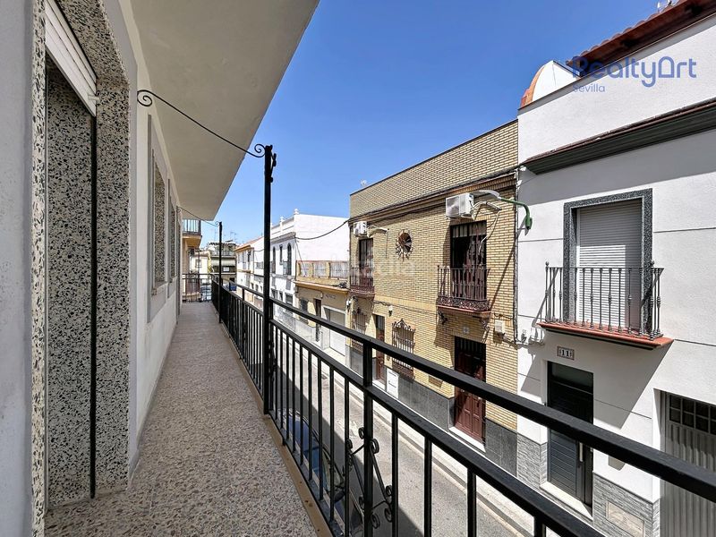 Foto c2e3af52-cf9e-4683-a9f3-8c8968dcbf62. Casa amb aparcament a Bellavista Sevilla