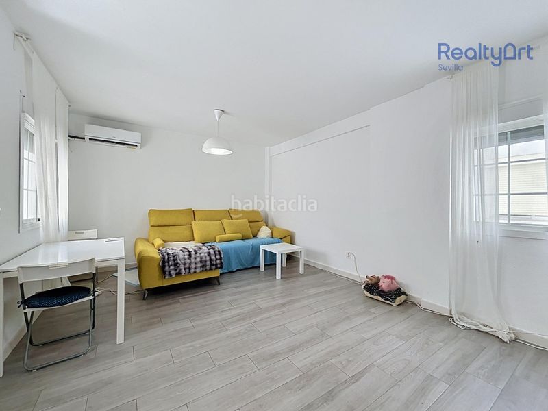 Foto f5b969f1-f0f1-4985-bc8c-3d9275fb6ffa. Pis amb calefacció a Bellavista Sevilla