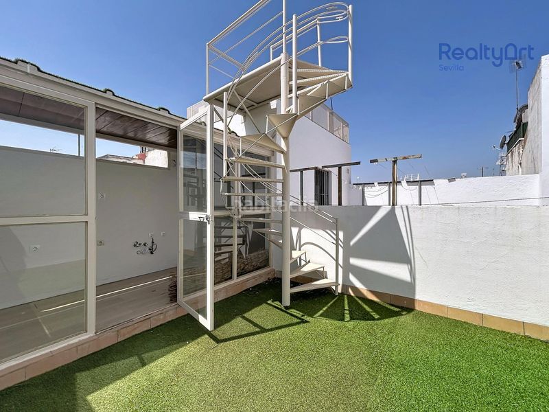 Foto bb7ffcc1-d759-4b2c-ae57-33953e111e5e. Dúplex duplex atico centro en San Vicente Sevilla