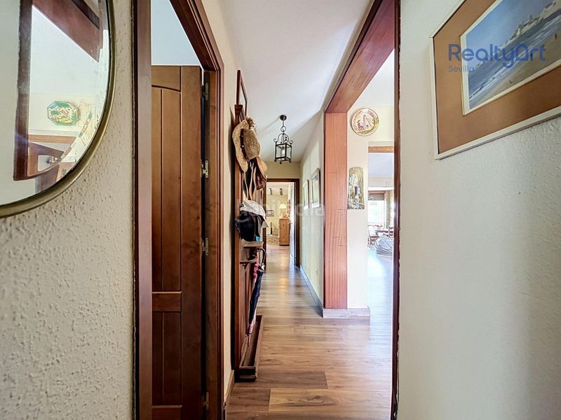Foto 1ed81f8e-e118-40aa-8ebc-69a8787e7a35. Chalet  en cerros en cerros de Montequinto Montequinto