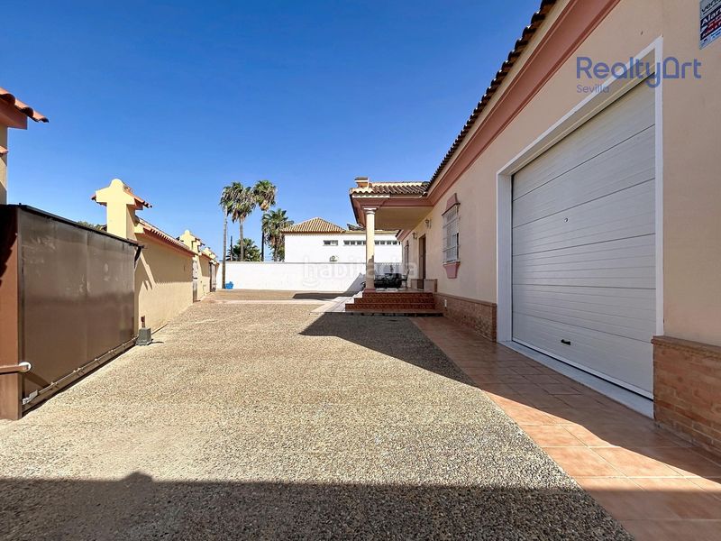 Foto 5b498c36-5850-4b6d-b2fa-6a54e6a2862c. Xalet amb calefacció aparcament piscina a Las Almenas Tomares