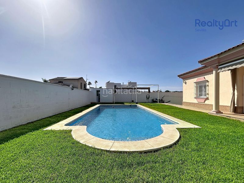 Foto e6abb216-0296-4aba-8f7e-f617c1cb6587. Xalet amb calefacció aparcament piscina a Las Almenas Tomares