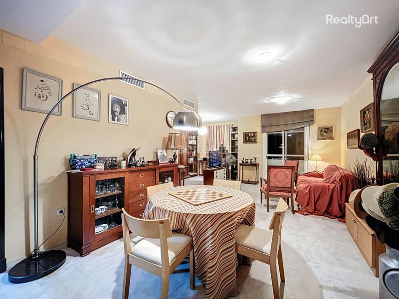 Foto 141b2013-1a64-4235-8e4d-070905c13024. Pis amb aparcament piscina a Gelves