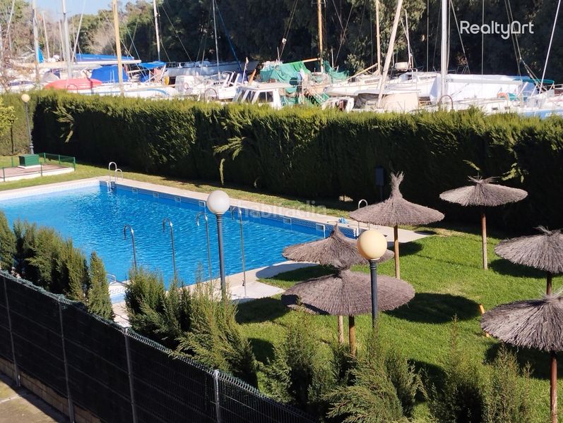 Foto 4d4038e5-8df7-4a98-beb8-2e1ed4fee6ad. Pis amb aparcament piscina a Gelves