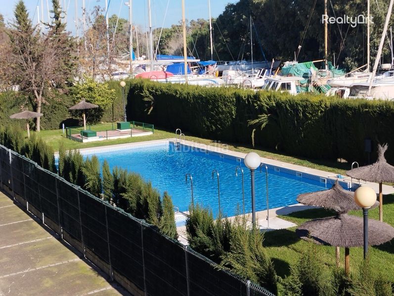 Foto a1270350-7700-42c4-a644-4020b8a3034e. Pis amb aparcament piscina a Gelves