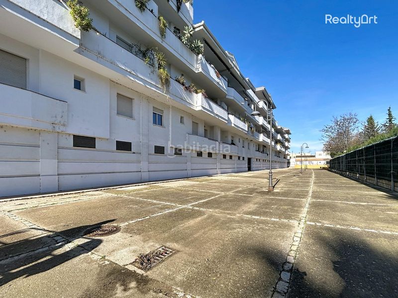 Foto d32538ca-b703-4b65-a0c1-eeeecb1c36fd. Pis amb aparcament piscina a Gelves