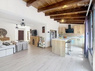 Casa aparellada a Sanlúcar la Mayor. Chalet independiente sanlucar la mayor