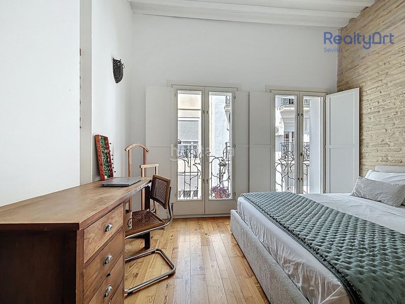 Foto 19da812e-38fa-4cd4-9c0b-5b5b65705e67. Casa amb piscina a Feria Sevilla