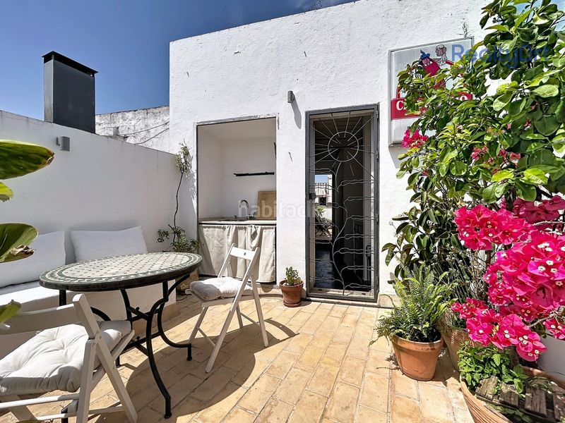 Foto 2a29ee52-dc4e-41db-9f3c-295b4b1ccaca. Casa amb piscina a Feria Sevilla