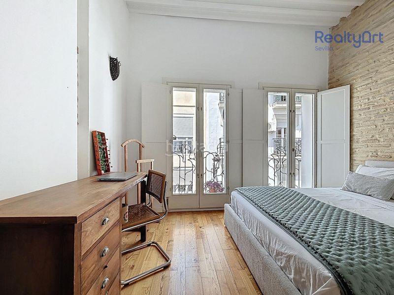 Foto 46306432-2aed-47fb-884d-cb5f6794ccb7. Casa amb piscina a Feria Sevilla