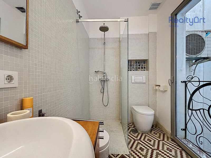 Foto 5f8c74ff-565f-4ea8-8fbf-f5cf44fc5b0e. Casa amb piscina a Feria Sevilla