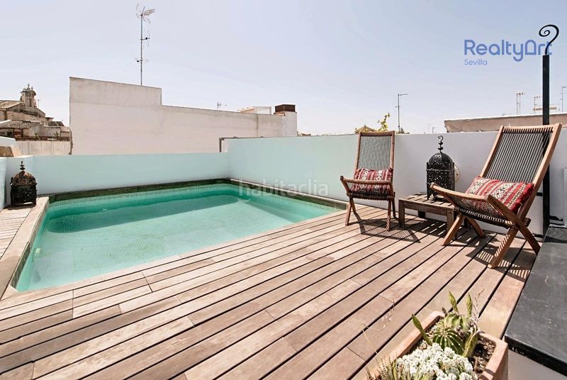 Foto 96c36f94-57f8-4c4b-a3a0-3547f0808729. Casa amb piscina a Feria Sevilla