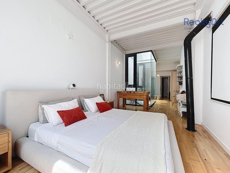 Foto d57182c9-0b32-4348-80c8-b28c66edfea0. Casa amb piscina a Feria Sevilla