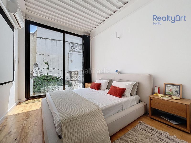 Foto d6339315-99b7-4cd0-bbff-caa8f393c687. Casa amb piscina a Feria Sevilla